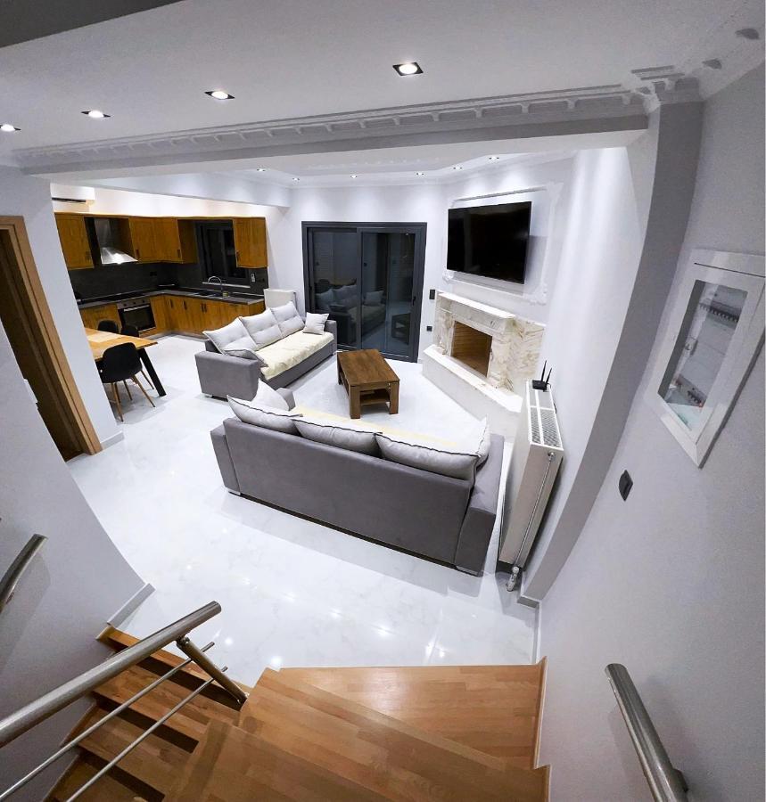 Kontis' Deluxe Furnished Apartment Лоутраки Экстерьер фото