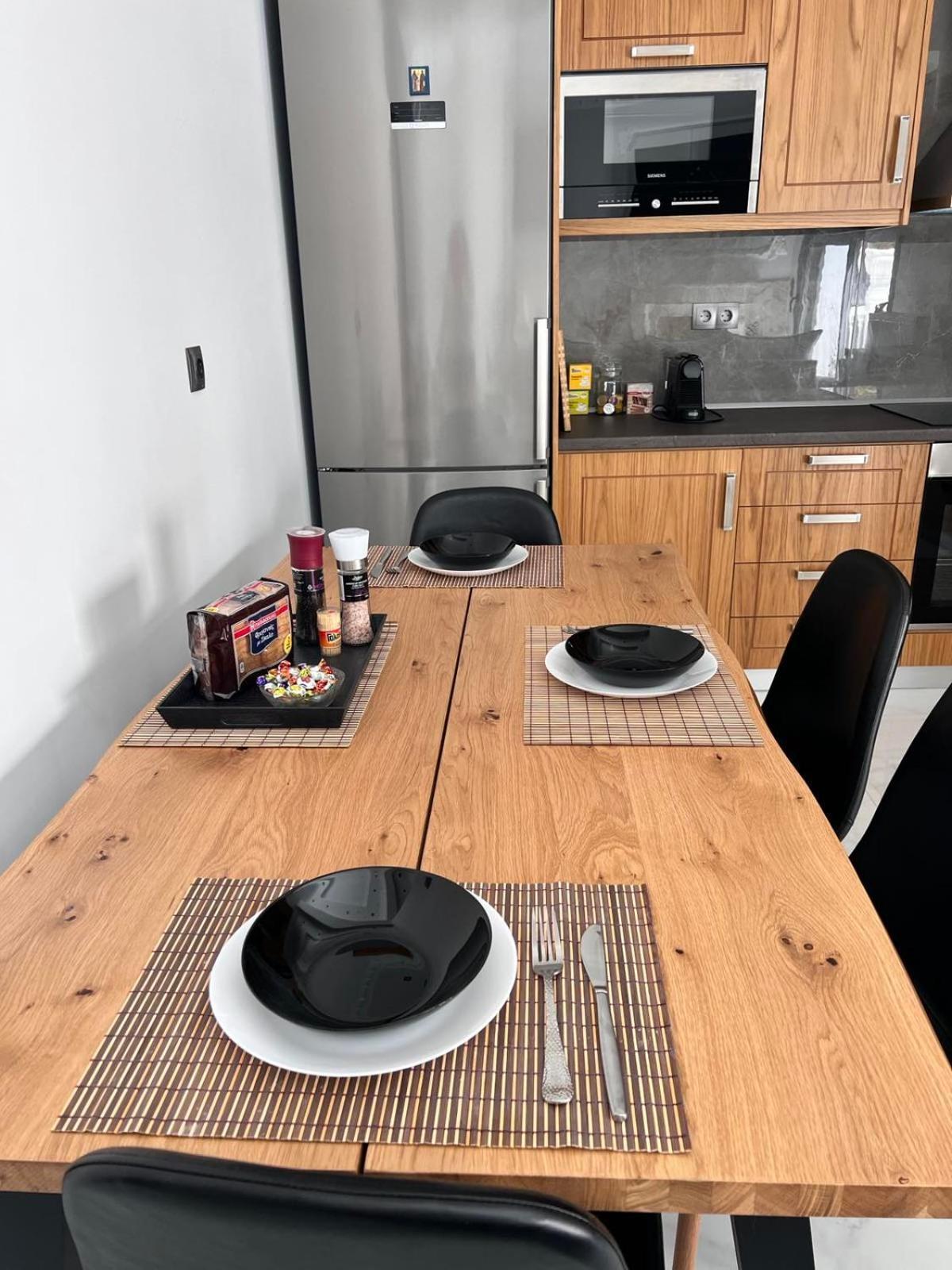 Kontis' Deluxe Furnished Apartment Лоутраки Экстерьер фото